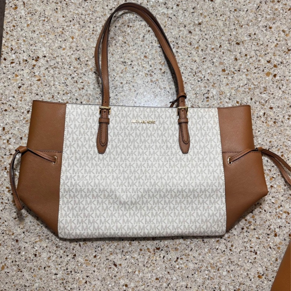 * NEW * Michael Kors large tote bag with tags